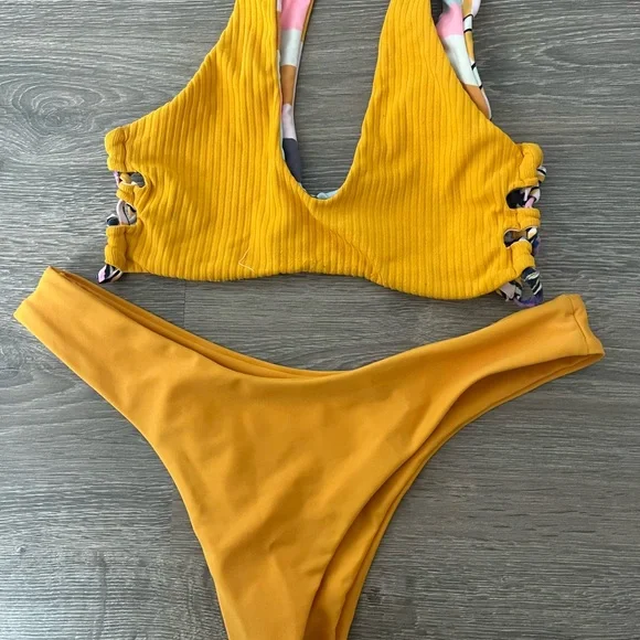 Bikini set - Picture 3 of 3